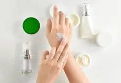 Como cuidar das mãos? Manicure caseira com óleo, tratamentos e banhos naturais